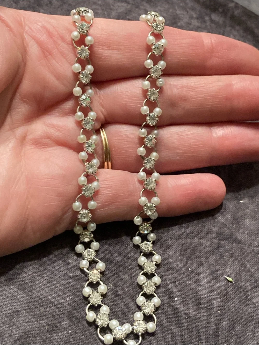 Elegant Faux Pearl & Crystal/Rhinestone Evening Necklace